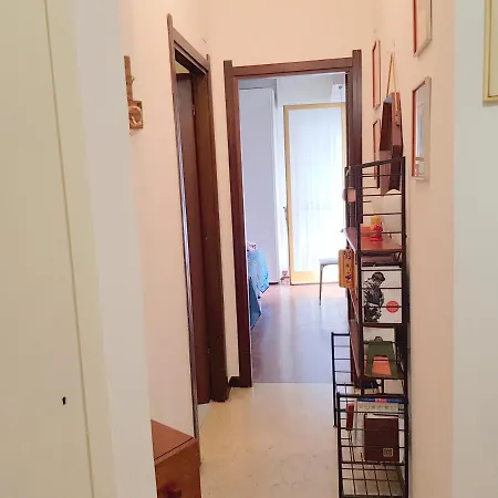 Private Garage,air Cond, Quite, Near Train Station Apartman *