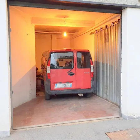 Private Garage,air Cond, Quite, Near Train Station Apartman *